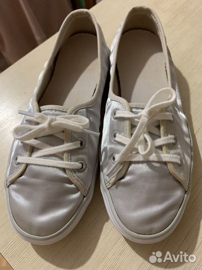 Продаю кеды Lacoste