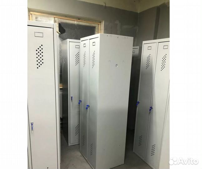 Шкаф металлический для одежды