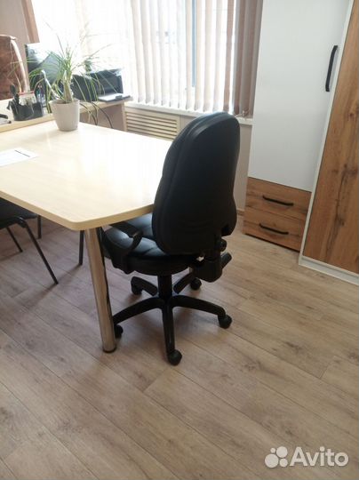 Компьютерное офисное кресло