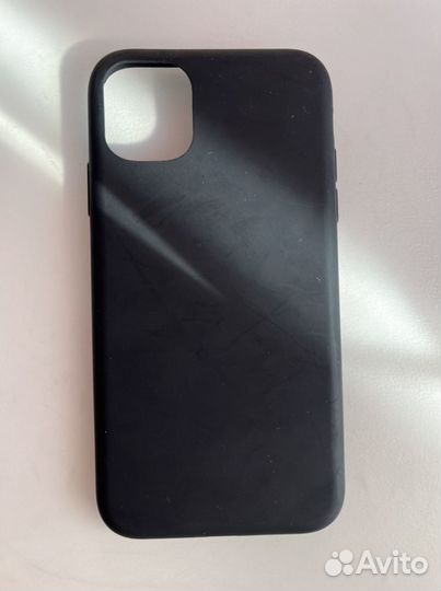 Чехлы на iPhone 11