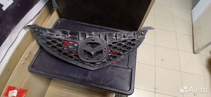 Решетка радиатора Mazda 3 2008 BR5H50712