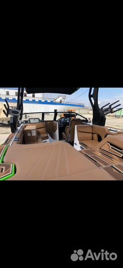 Катер буксировщик supra SA400