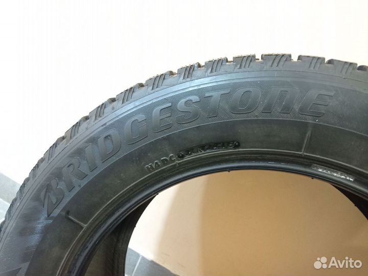 Bridgestone Blizzak Spike-01 235/60 R18