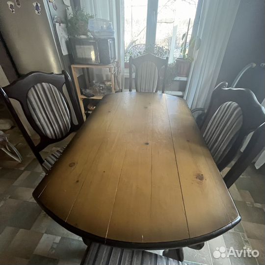 Кухонный стол