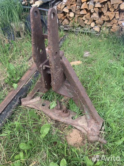 Сцепка треугольная дт 75