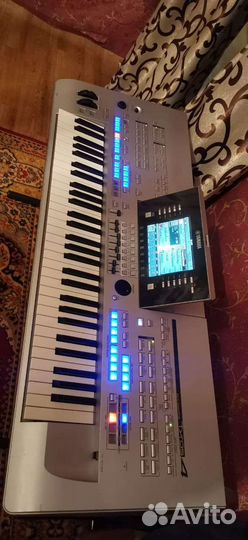 Синтезатор yamaha Tyros 4
