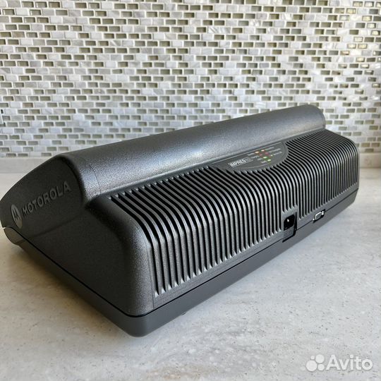 Зарядное устройство Motorola wpln4211