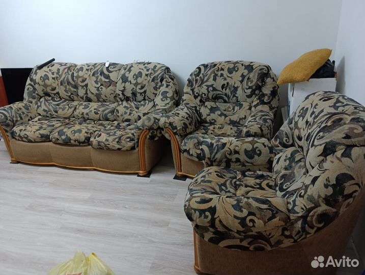 Диван, два кресла