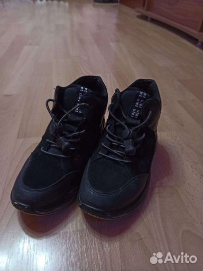 Кроссовки для девочки