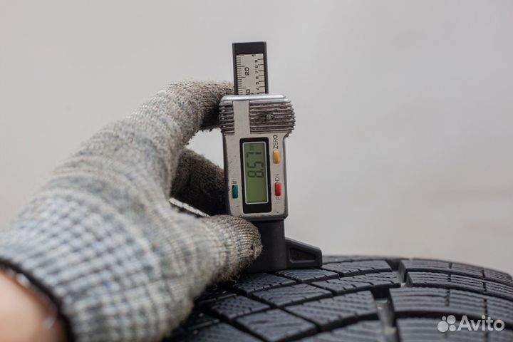 Pirelli Ice Zero FR 245/40 R18 97H