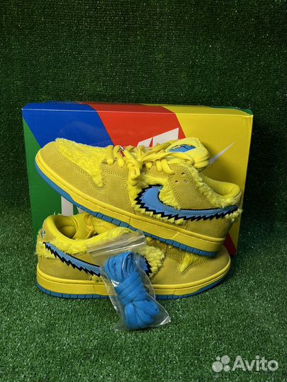 Nike SB Dunk Low Grateful Dead Bears yellow