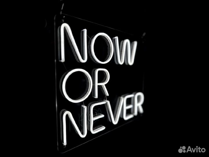Неоновая вывеска на заказ / аренда