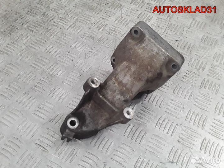 Кронштейн двигателя левый Mercedes W211 2.2 646