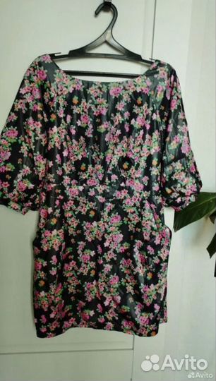 Платья женские много