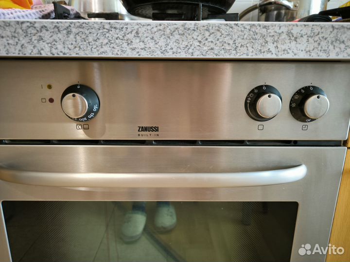 Духовой шкаф Zanussi ZOG 730 X