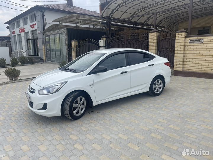 Hyundai Solaris 1.6 AT, 2013, 94 600 км