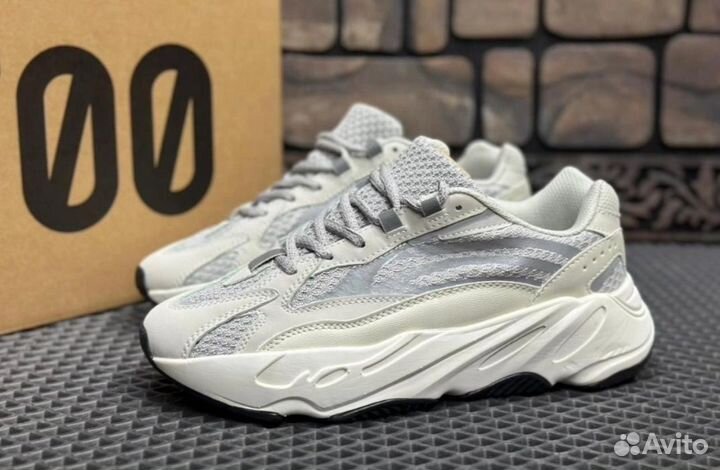 Adidas Yeezy Boost 700 женские