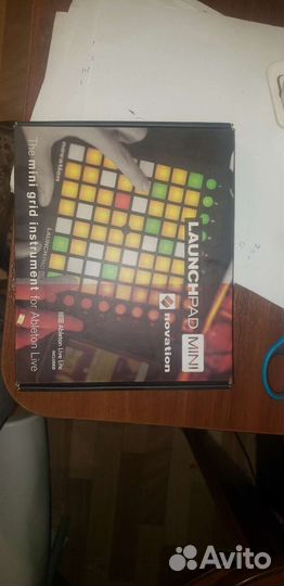 Midi controller Novation launchpad mini