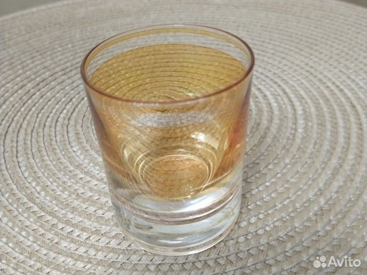 Хрустальные рюмки, фужеры, графины, вазы