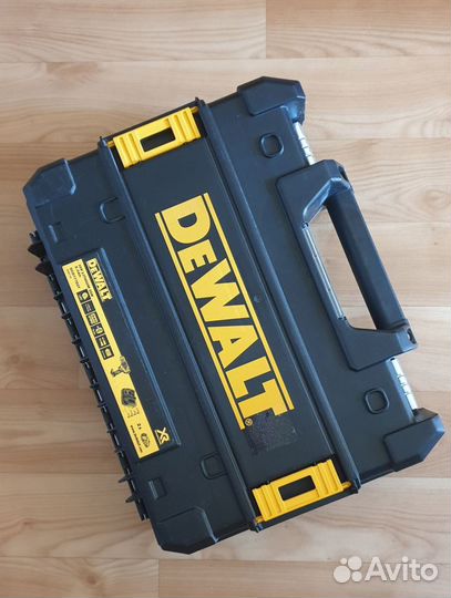 Шуруповерт Dewalt DCD777D2T