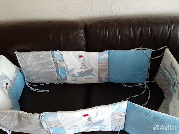 Мягкие бортики в детскую кроватку