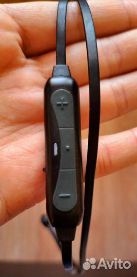 Беспроводная bluetooth гарнитура