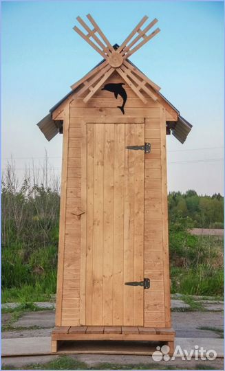 Уличный туалет с декором BBW