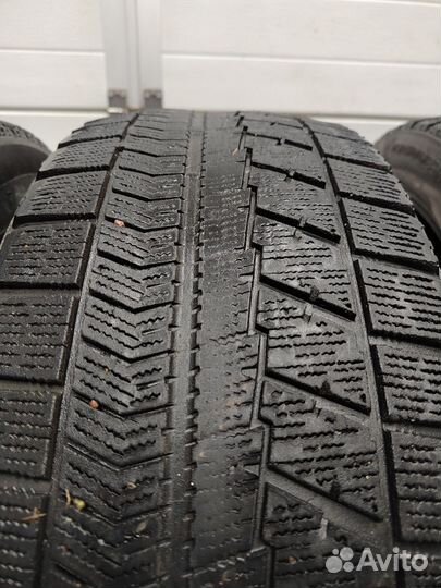 Bridgestone Blizzak VRX 225/45 R19