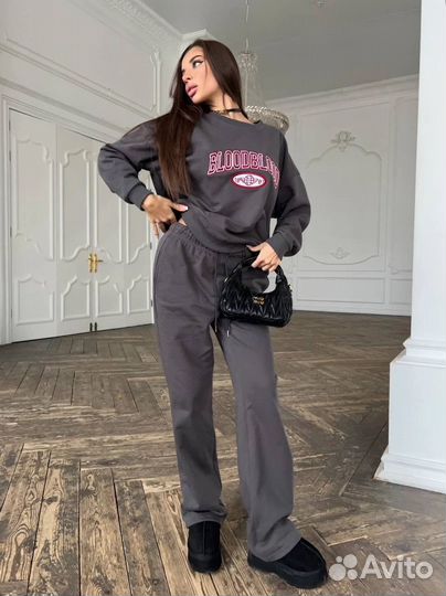 Спортивный костюм женский