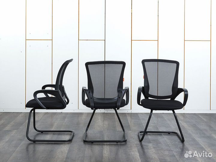 Офисное кресло