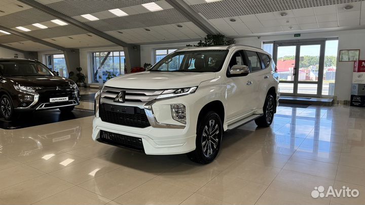 Mitsubishi Montero Sport 3.0 AT, 2023