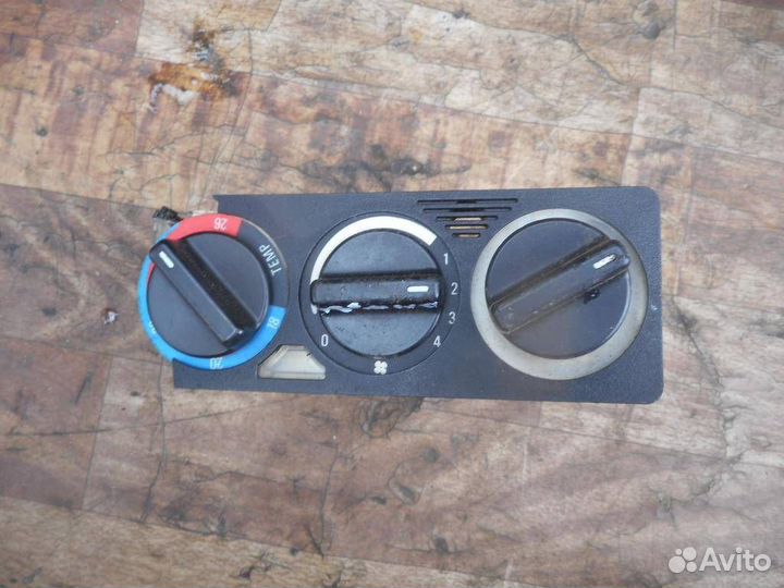 Блок управления отопителем BMW 5-серия E34 1988-1