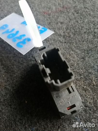 Кнопка аварийной сигнализации Ford Mondeo 3