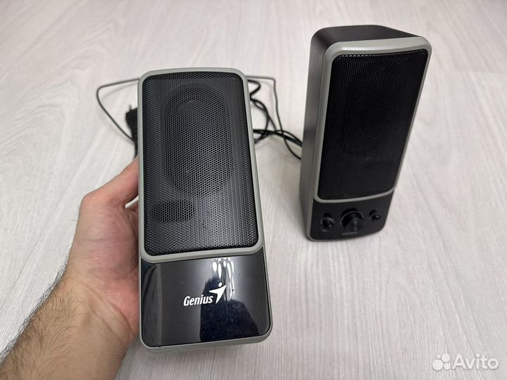 Компьютерные колонки Genius SP-M200