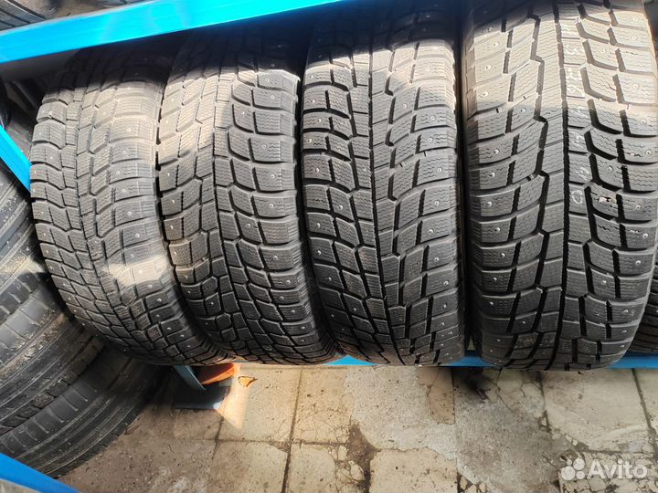 Michelin Latitude X-Ice North 265/70 R16