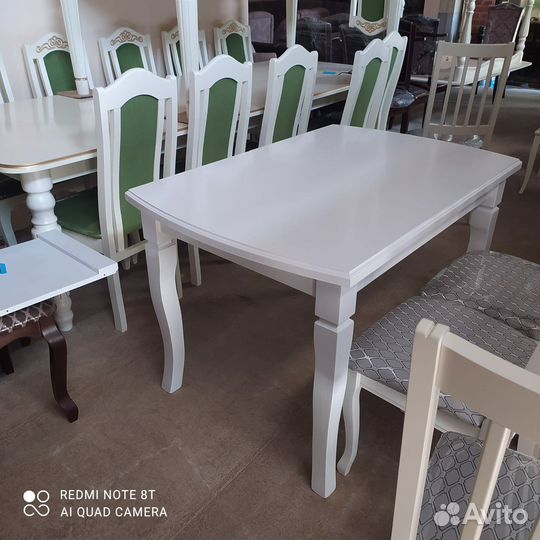 Столы и стулья