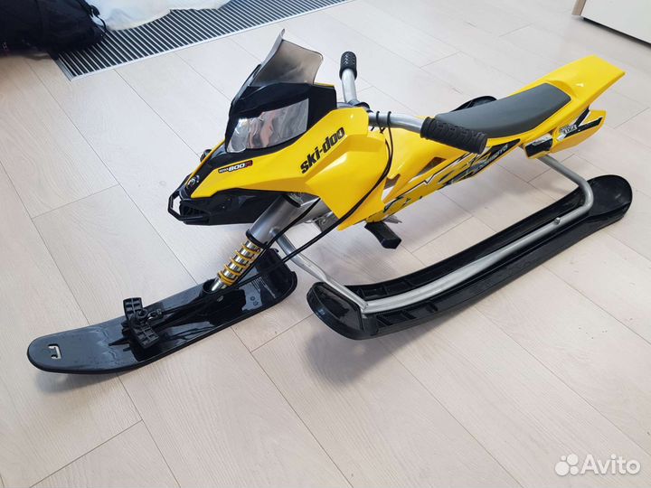 Детский снегокат brp seadoo