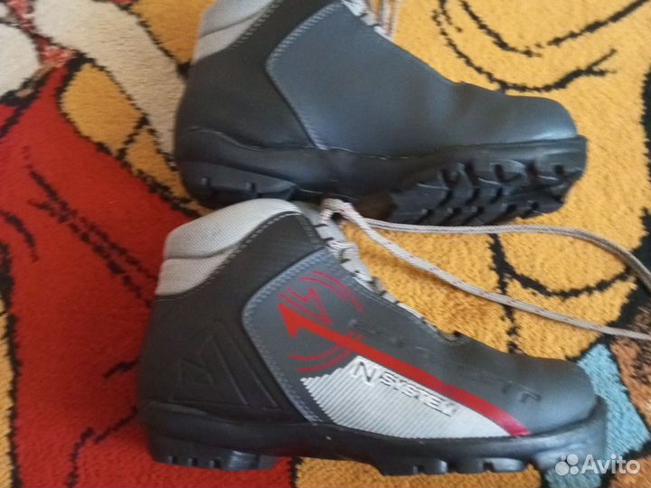 Лыжные ботинки