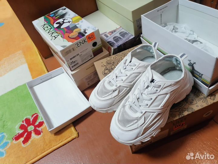 Кроссовки для девочки