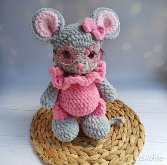 Вязаная игрушка мышка