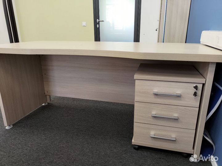 Стол для руководителя (стол письменный) belfast бу