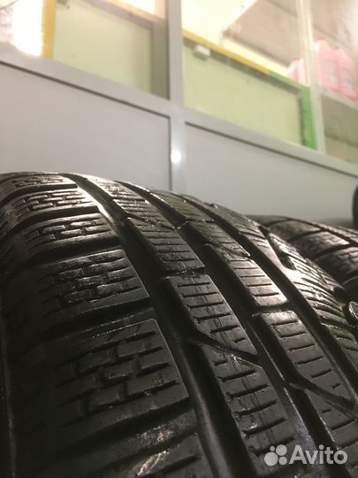 Pirelli Winter Sottozero 210 Serie II 215/60 R17 96H