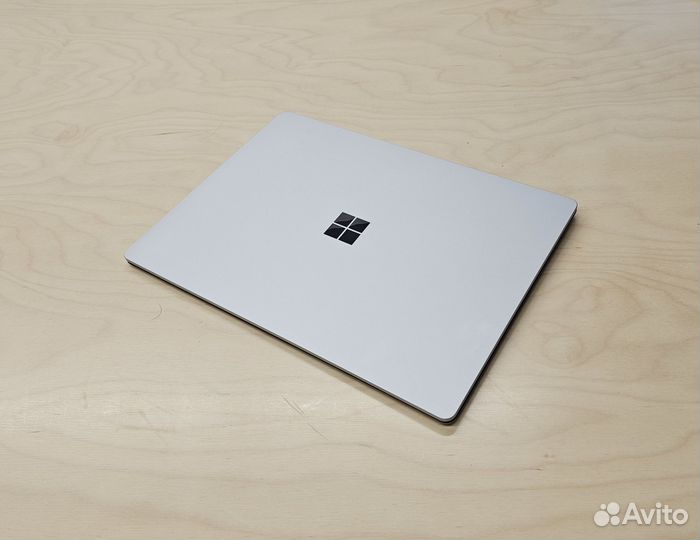 Ультрабук Microsoft Surface Laptop