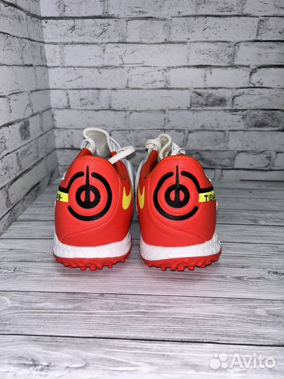 Сороконожки Nike Tiempo