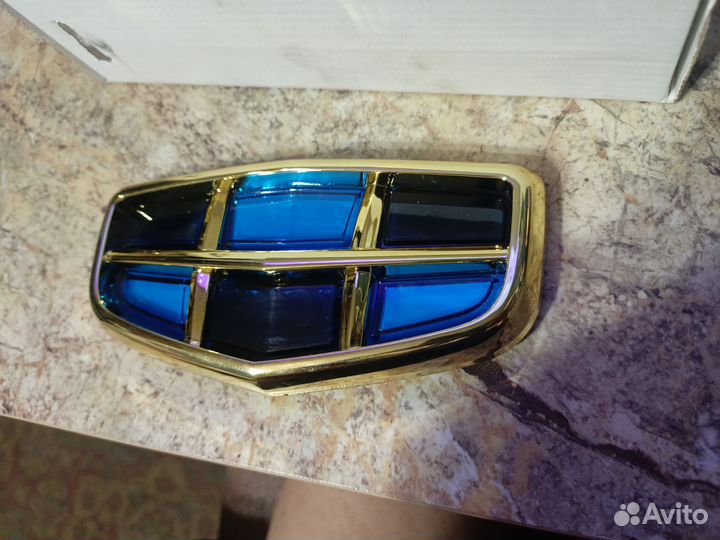 Эмблема значок Geely Emgrant ec7 рест