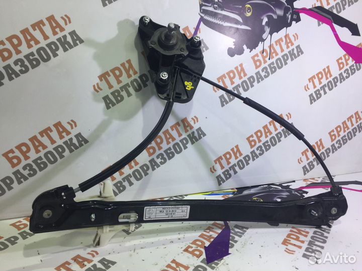 Шкода Стеклоподъемник задний левый (механический)