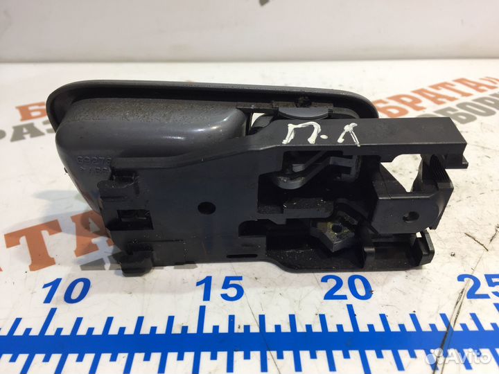 Тойота Рав 4 Ручка внутренняя передней двери Лев