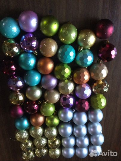 Елочные игрушки, более 100 штук, пластик