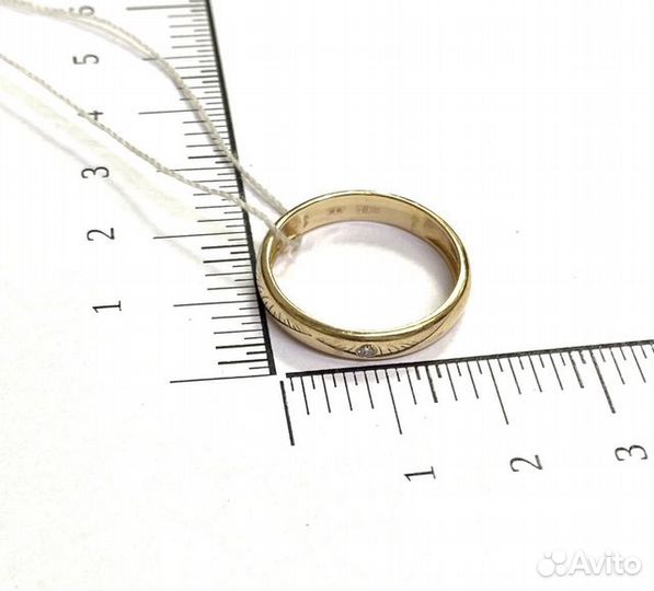 Золотое кольцо с бриллиантом 18,5р
