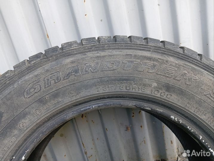 Dunlop Grandtrek SJ3 235/60 R16